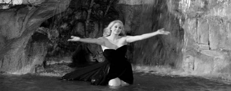 Splashing Around in Hungarian Designed Swimwear | Expat Press Hungary Magazine