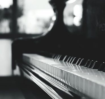 Ari Kupsus Salon Concerts: One of Budapest’s Hidden Gems | Expat Press Hungary Magazine