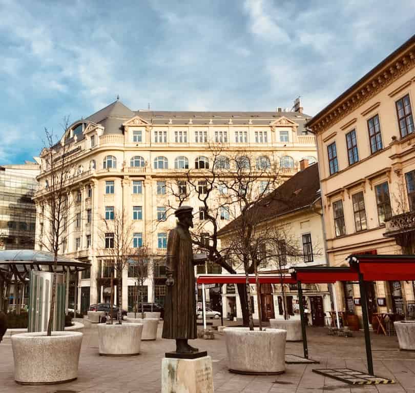 Budapest Neighbourhood Guide-Kálvin square