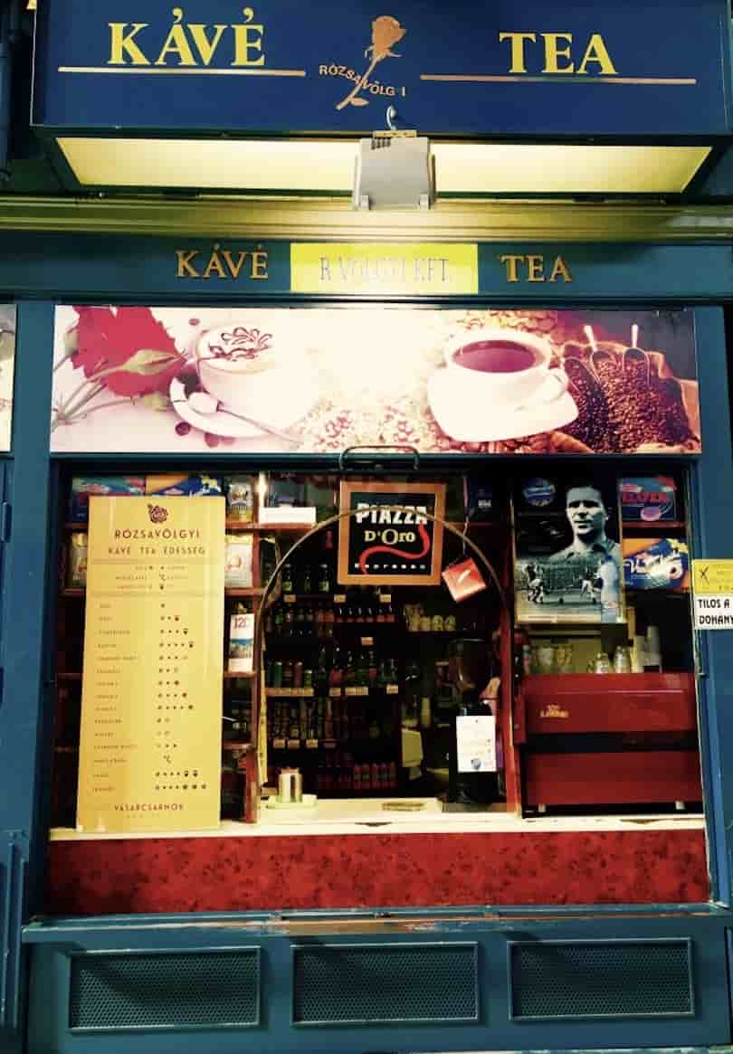 Budapest Neighbourhood Guide- market hall coffee stand