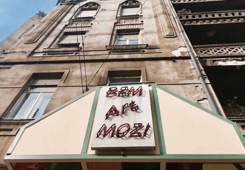 Expat Press Neighbourhood Guide - Bem mozi