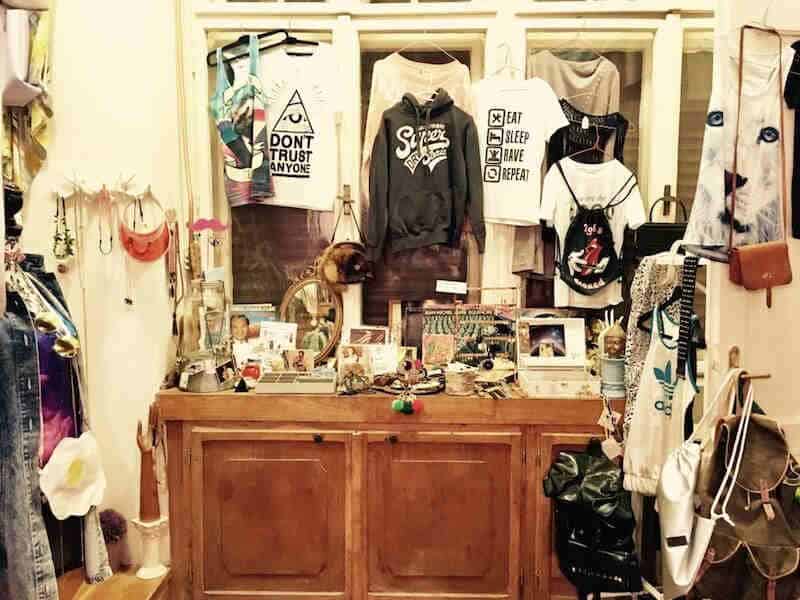 Expat Press Neighbourhood Guide - Lovebug vintage