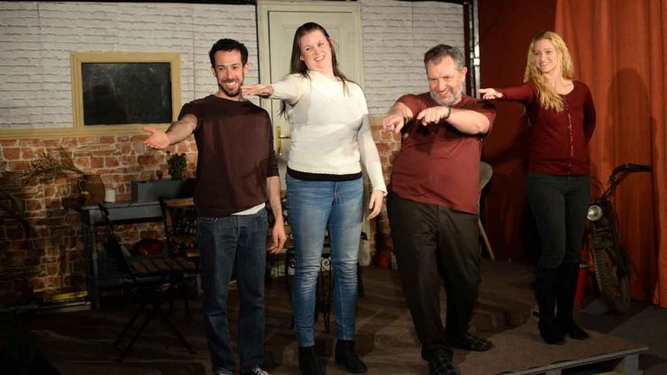 Review of Pulitzer Prize Award-Winning Drama 'Proof'