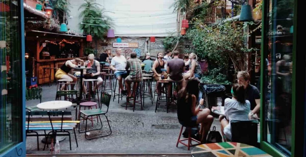 Best Ruin Bars of Budapest 2018 – Ultimate Expat Press Guide