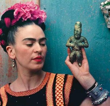 Expat-Press-Frida-Kahlo-by-Nickolas-Muray