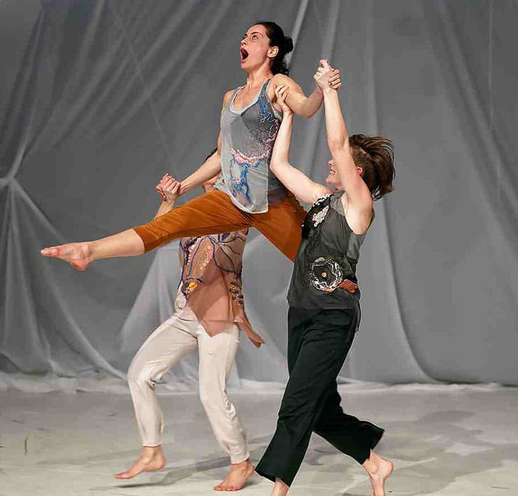 expat-press-head-first-the-symptoms