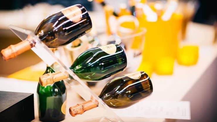 Vince-Champagne-A-Holdon