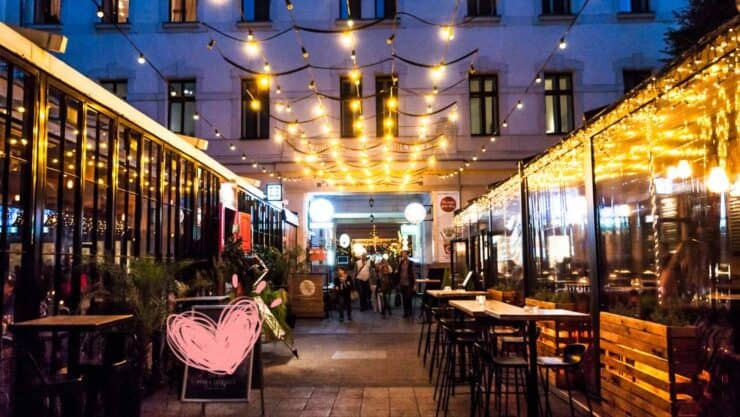 Valentine's Day in Budapest 2023: A Guide to Celebrating Love in the Heart of Europe