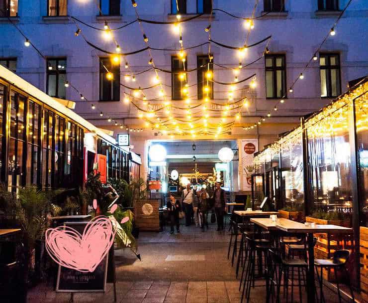 Valentine's Day in Budapest 2023: A Guide to Celebrating Love in the Heart of Europe